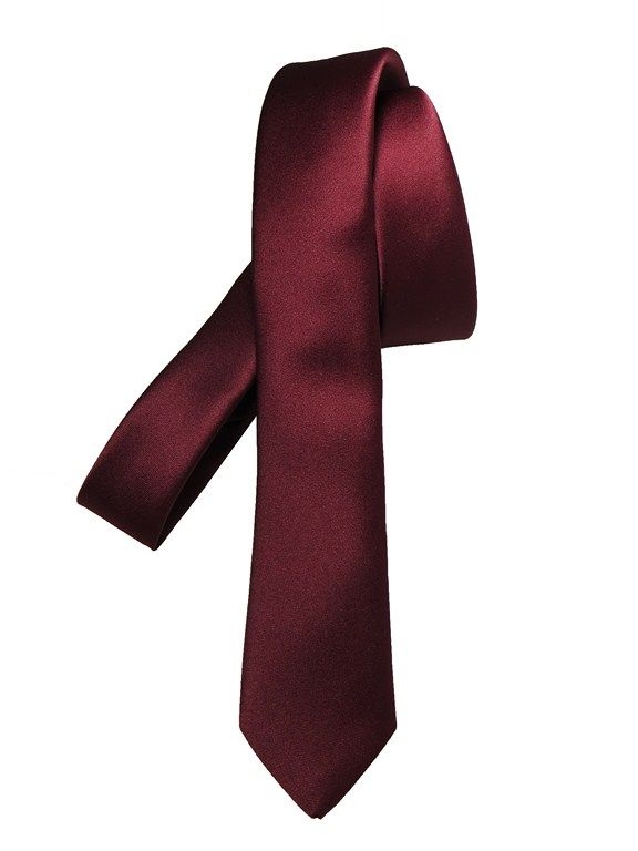 corbata granate estrecha